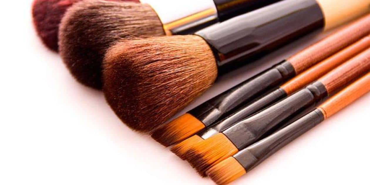Can you clean makeup brushes with micellar water