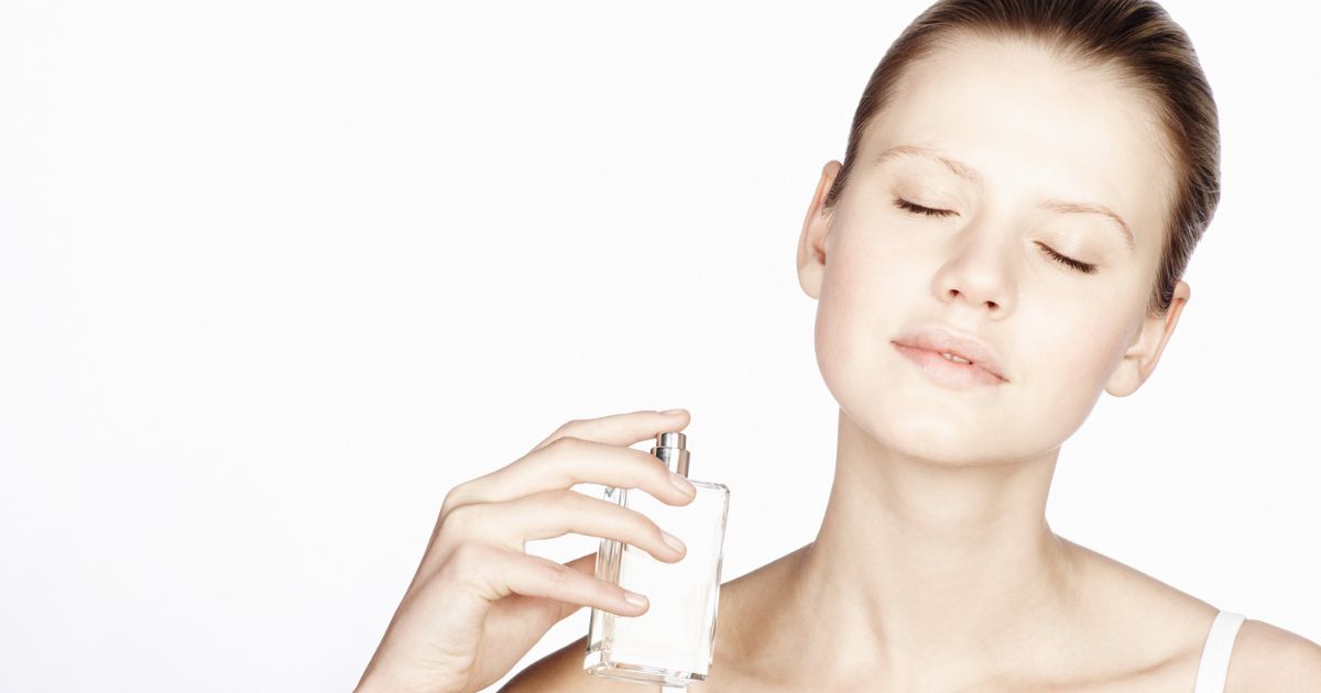 what-to-do-if-you-spray-perfume-in-your-eye