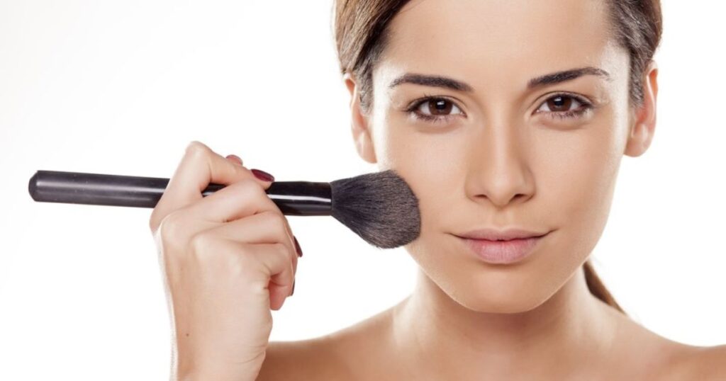 Preparing Your Skin for Seint Makeup Application